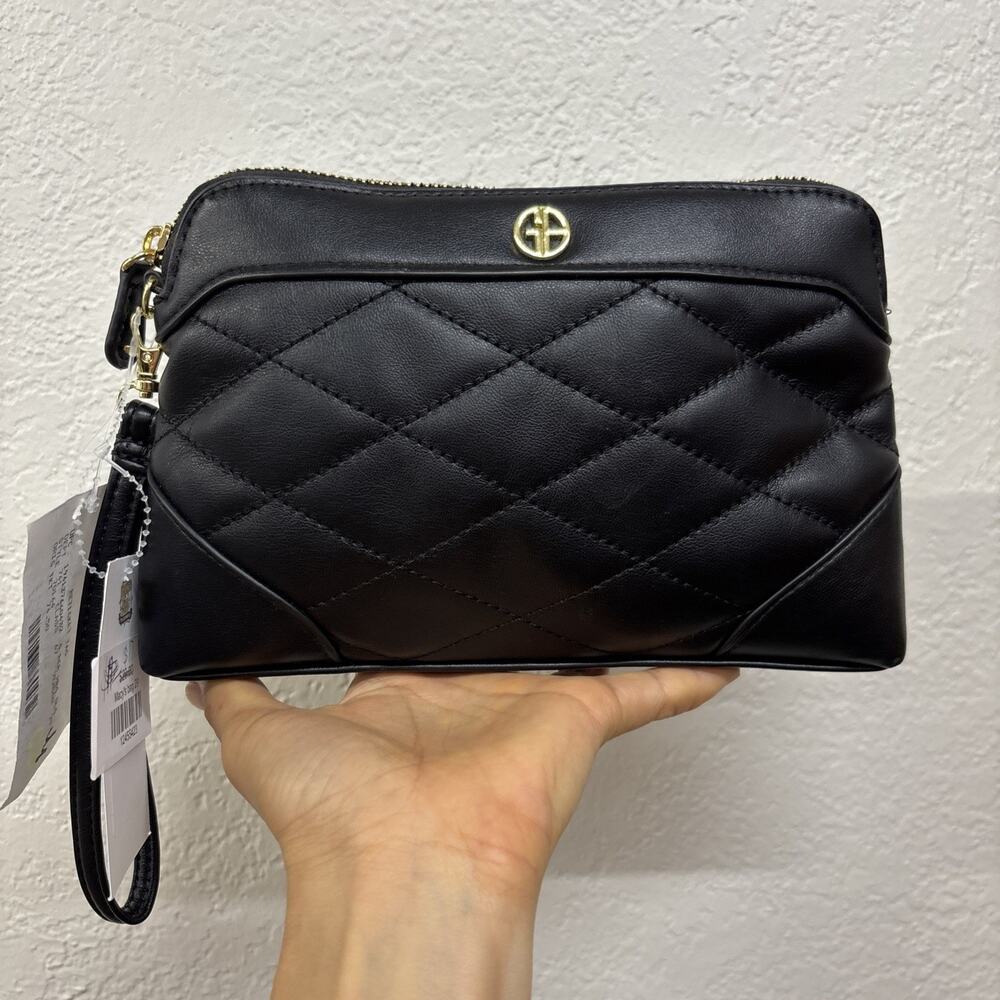 Giani Bernini black Quilted Zip Wristlet Clutch Wrist Strap Gold Hardware